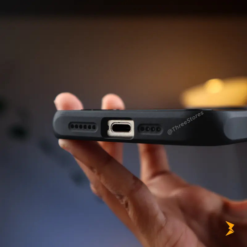 Metal Stand Holder Case iPhone 15 Pro