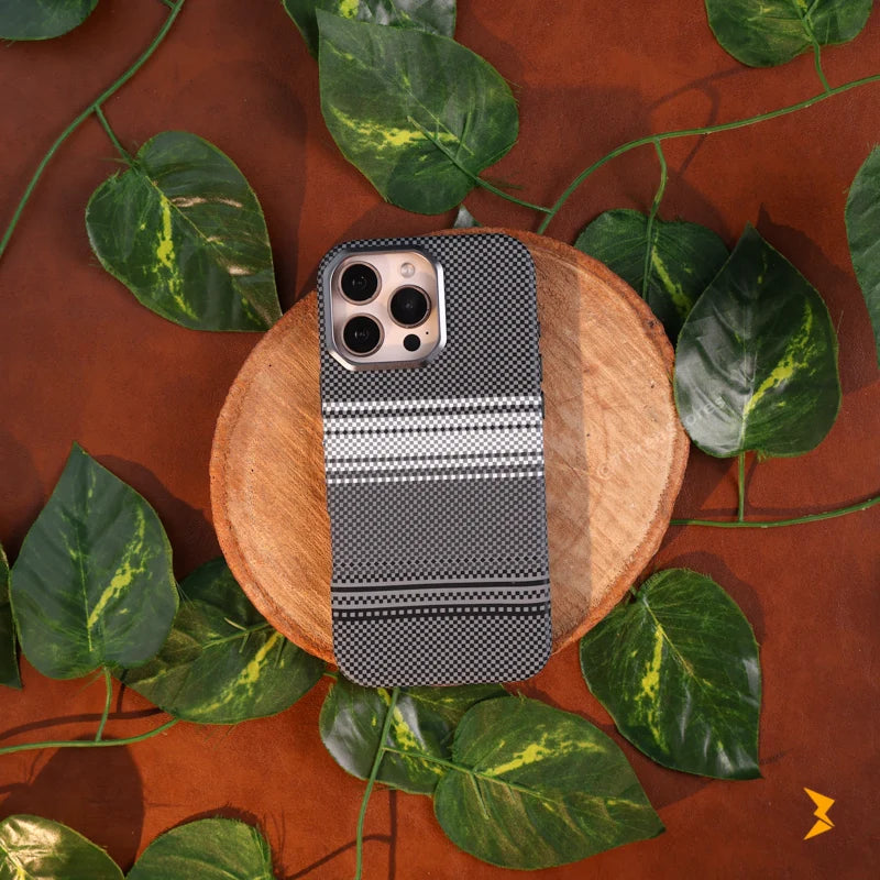 Shine Carbon Magsafe Wallet Case iPhone 16 Pro Max