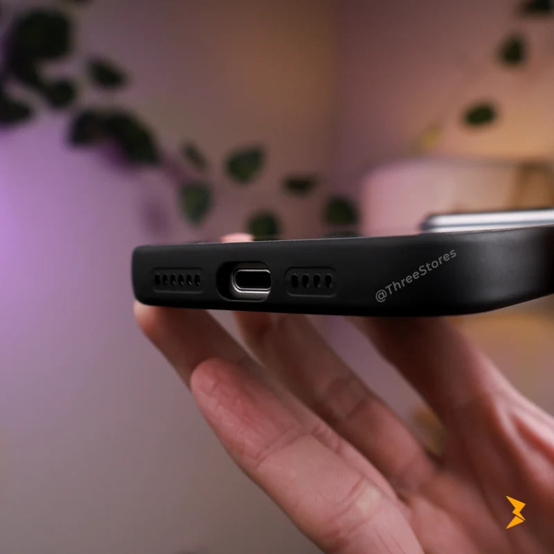 Storm Cam Stand Magsafe Case iPhone 15 Pro Max