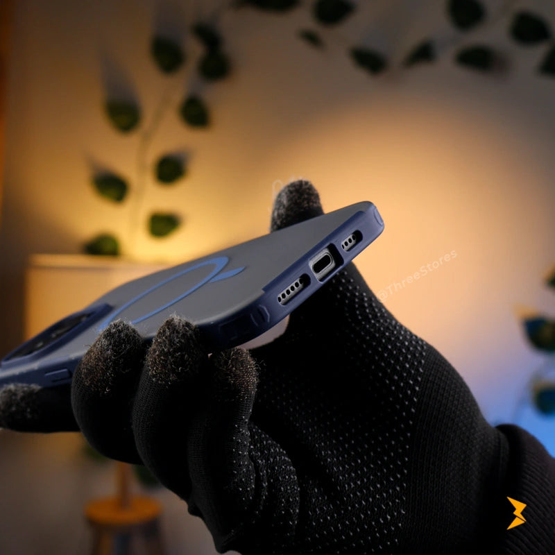 Valor Matt Magsafe Case iPhone 15 Pro Max - Three