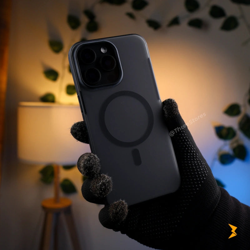 Valor Matt Magsafe Case iPhone 15 Pro Max - Three