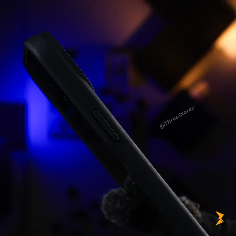 Void Metal Stand Magsafe Case iPhone 13/14 - Three