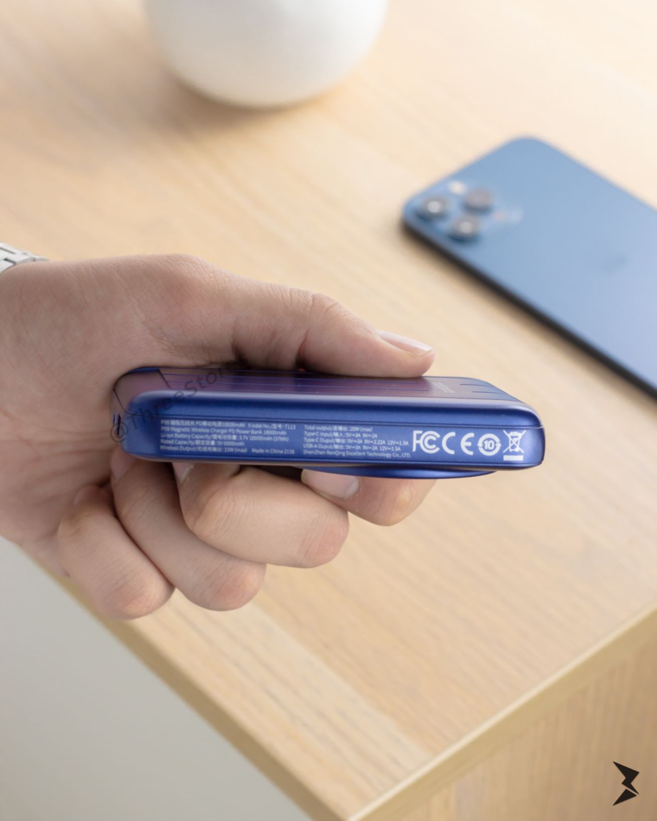 Rock Space Magnetic Wireless 10000mAh