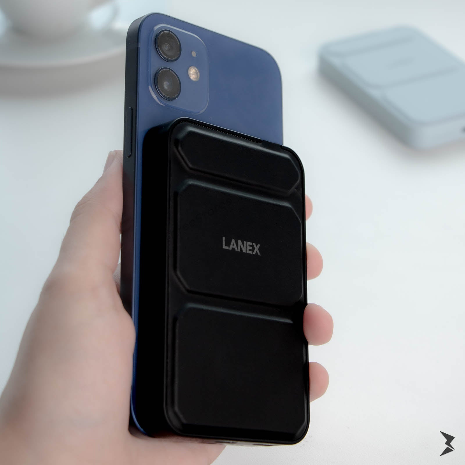Lanex 3 in 1 magnetic Suction Wireless Power Bank 5000mAh Lp18